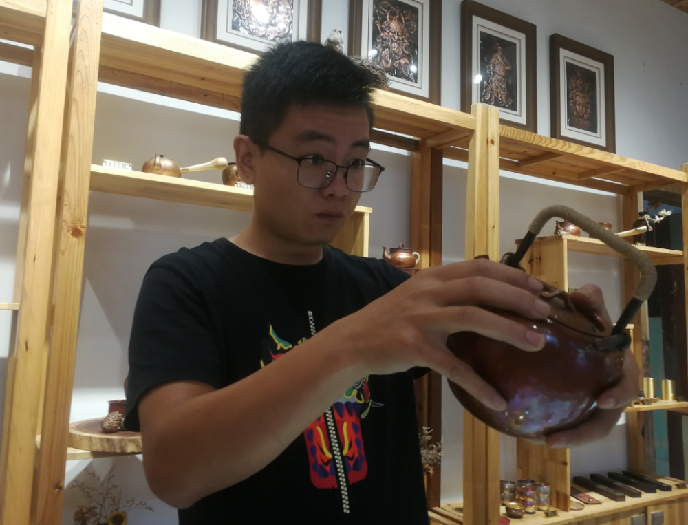 歙县|歙县坡山：湖北小伙子演绎“敲敲打打”的人生！