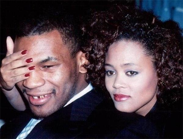 54岁泰森再次毁在女人手已被前妻起诉处境被动面临巨额罚款