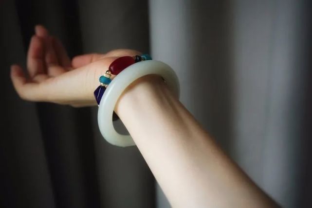 男人戴手镯真的不合适吗