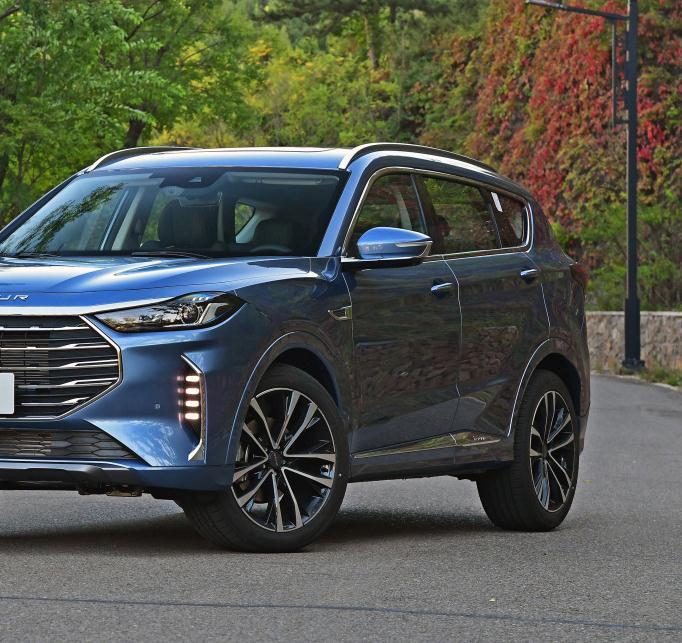 2021款捷途x70惊艳亮相,外观时尚潮流,内饰三块显示屏,零差评