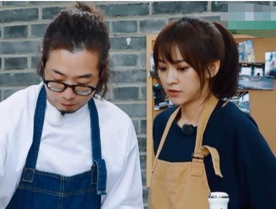 陈意涵|陈意涵一家三口罕有同框，一岁半儿子萌态可掬，老公头发灰白老了不少