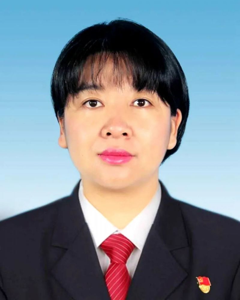 杨秋萍,女,佤族,1983年9月生,大学本科学历,中共党员,2007年12月参加