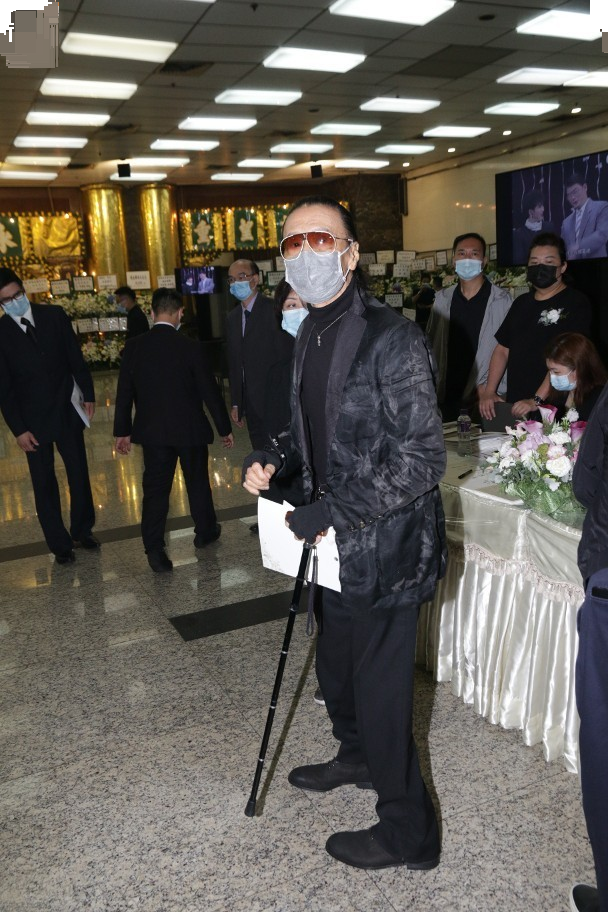 tvb|谭炳文设灵，众星送别，谢贤拄拐杖憔悴现身，TVB高层全数到齐