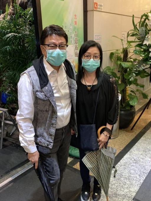 tvb|谭炳文设灵，众星送别，谢贤拄拐杖憔悴现身，TVB高层全数到齐