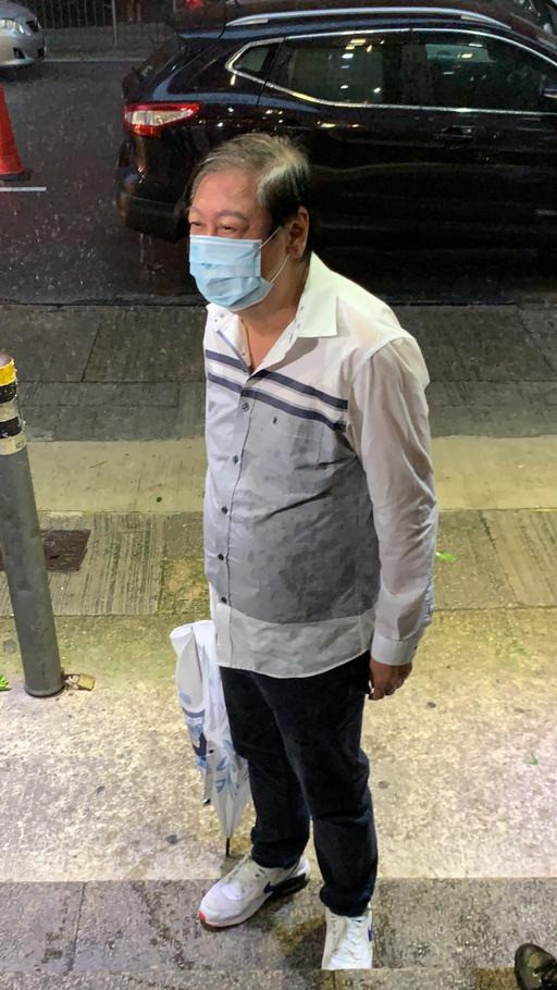 tvb|谭炳文设灵，众星送别，谢贤拄拐杖憔悴现身，TVB高层全数到齐