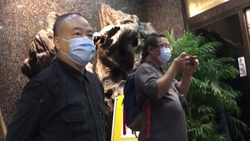 tvb|谭炳文设灵，众星送别，谢贤拄拐杖憔悴现身，TVB高层全数到齐