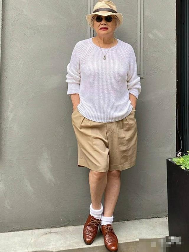 照这位80岁奶奶穿,时髦优雅