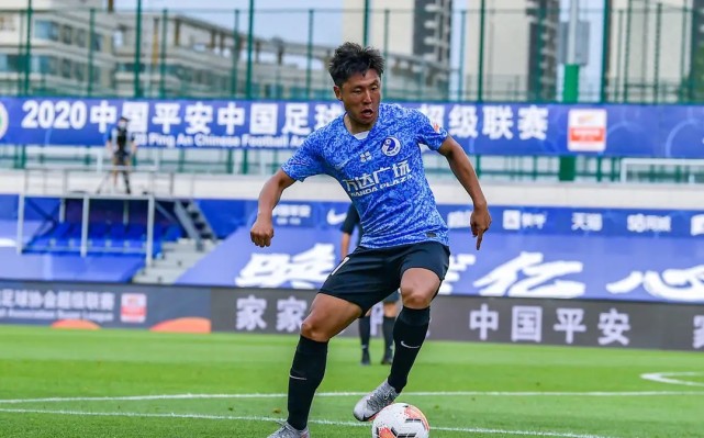 阿贤帮倒忙抢龙东球大连人弃将惊艳23分钟93分钟遭绝杀难进前4