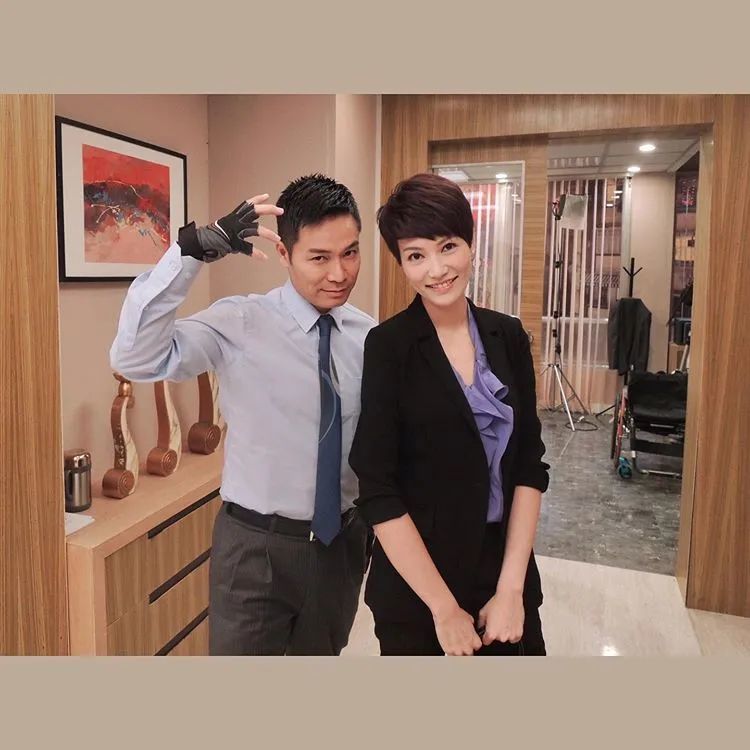 tvb|42岁TVB女星宣布离巢，效力12年晒往日照感触：值得用一生来回味