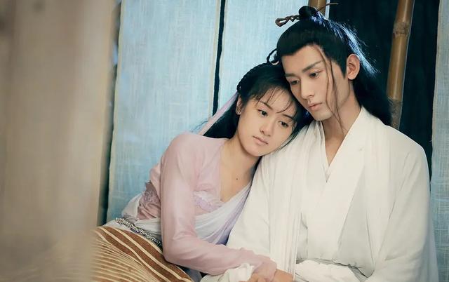 蓝盈莹|这些八竿子打不着的明星竟是同学：papi酱颖儿，林更新张大大