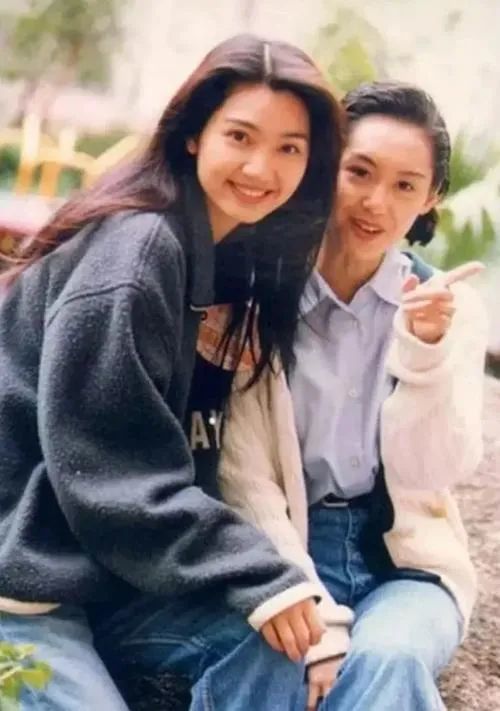 朱茵|看多了塑料姐妹花明撕暗婊，这种闺蜜情也太让人羡慕了吧