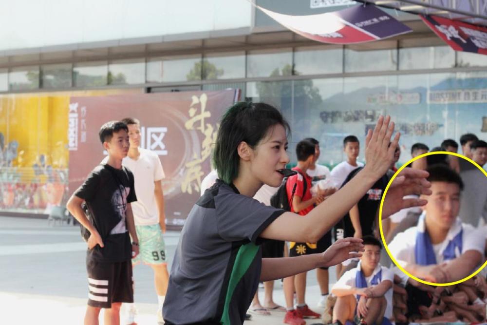 看到亓浩这两个字很多人估计都有点懵,不知道怎么读,甚至是看成"元"字