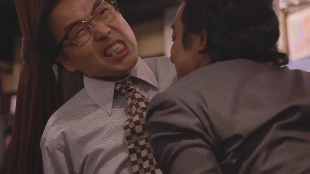 半泽又和箕部正面对决了,放出了要千倍奉还的狠话.