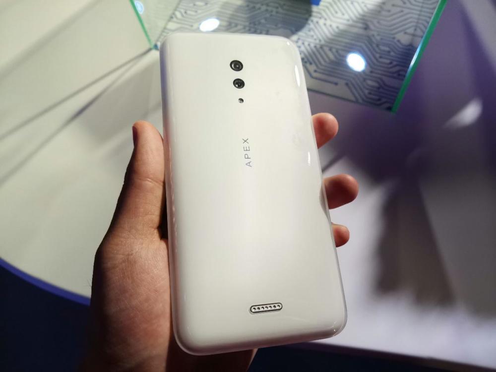 vivo最经典的概念机,真全面屏 无孔机身,为什么没人喜欢?