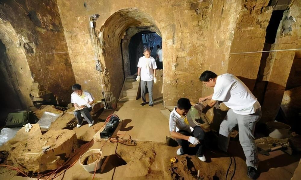 王丹虎|打开王羲之同辈王丹虎的墓，现怪异红丸，揭大龄剩女不嫁人的秘密