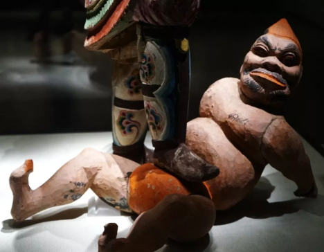 木俑|阿斯塔那出土一尊木俑，它构造特殊，号称是木俑界的“变形金刚”