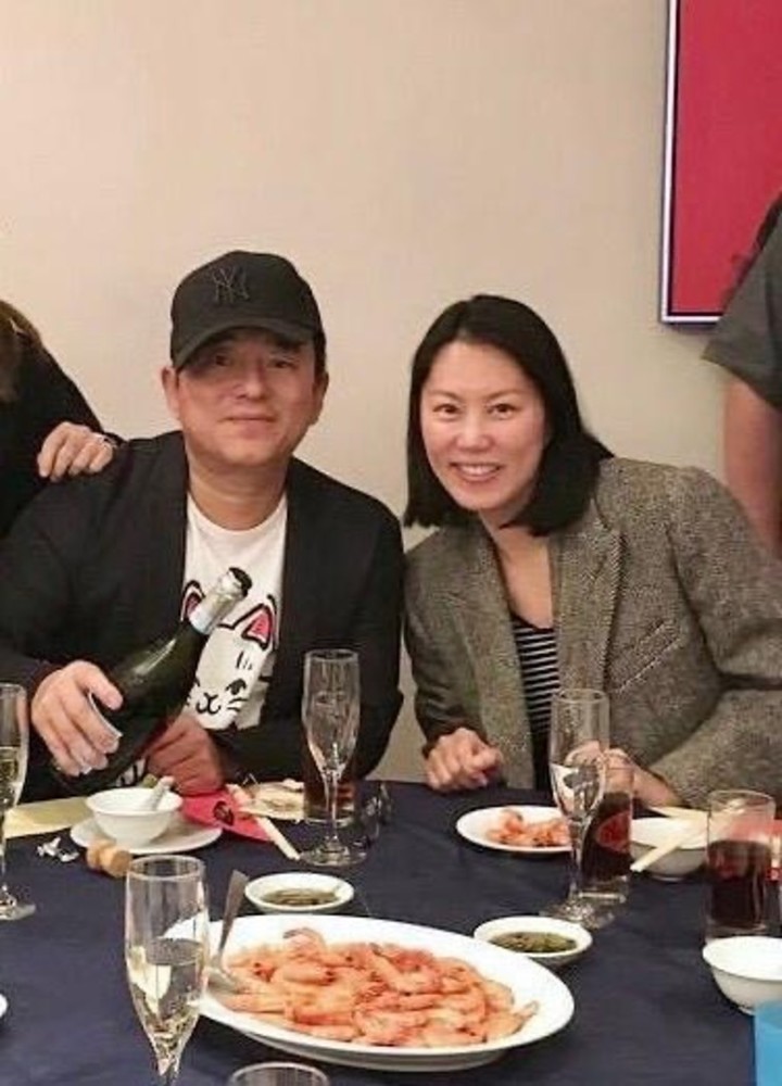 吕方有女万事足为爱女流眼泪 接受采访获妻子开车接送很恩爱_腾讯新闻