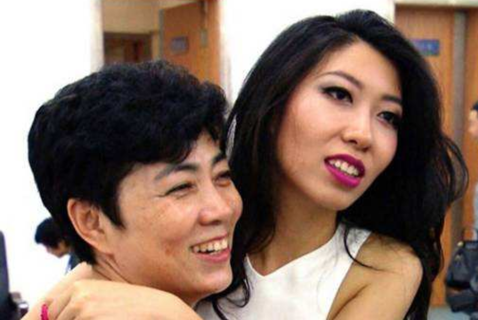 曲婉婷|母亲被羁押6周年，女歌手曲婉婷发文表思念：相信人间有法
