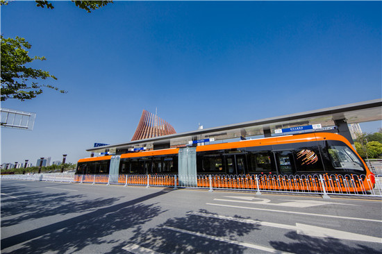 可自动驾驶的储能式有轨电车在株洲下线,将运行于昆明长水国际机场