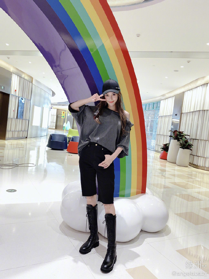 angelababy|baby自曝曾有抑郁倾向，因承受不住网暴而删除大部分社交软件