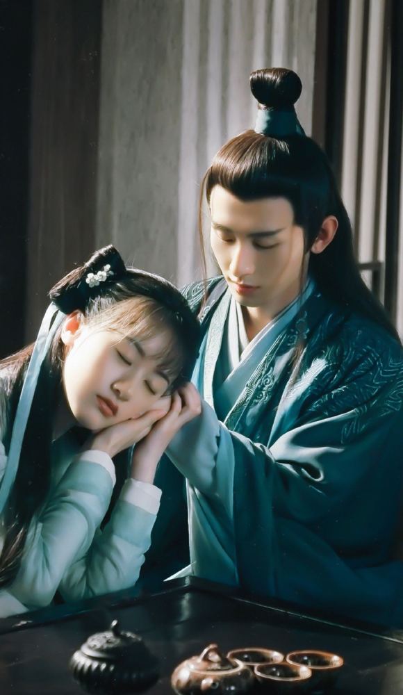 成毅|成毅活动把袁冰妍当工具人，引发脱粉，电视演员排名也跌了好几名