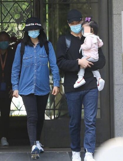 高圆圆|高圆圆复出拍戏演宋美龄，搭档“宋庆龄”李小冉，花絮照气质超群