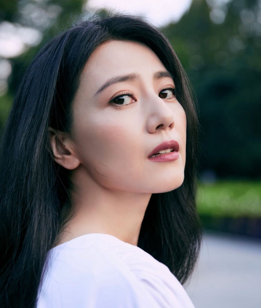 高圆圆|高圆圆复出拍戏演宋美龄，搭档“宋庆龄”李小冉，花絮照气质超群