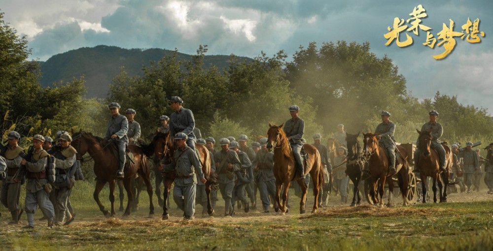 高圆圆|高圆圆复出拍戏演宋美龄，搭档“宋庆龄”李小冉，花絮照气质超群