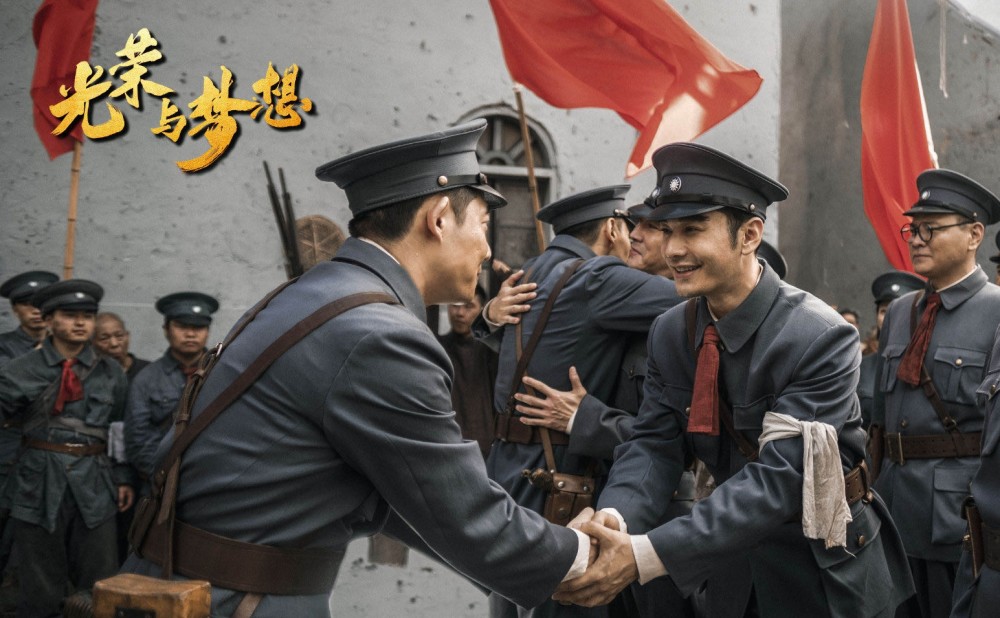 高圆圆|高圆圆复出拍戏演宋美龄，搭档“宋庆龄”李小冉，花絮照气质超群