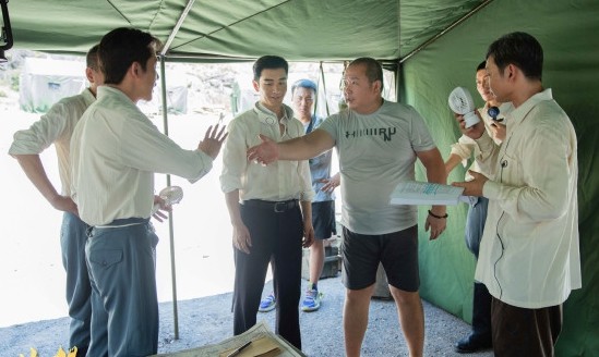 高圆圆|高圆圆复出拍戏演宋美龄，搭档“宋庆龄”李小冉，花絮照气质超群