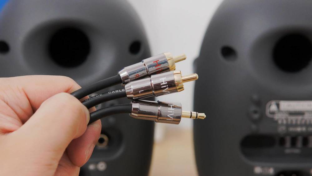 惠威x3有源监听音箱体验 怀揣能量的桌面小钢炮