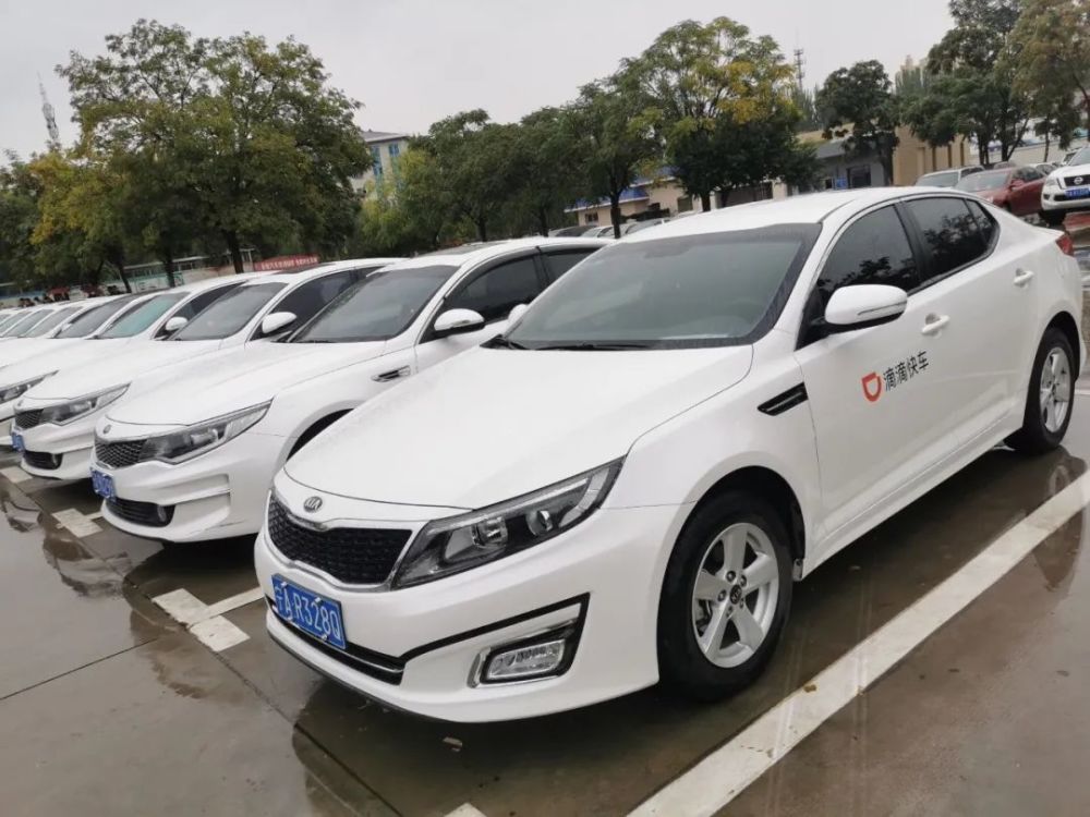 银川首批网约车正式投放车身有明显标志