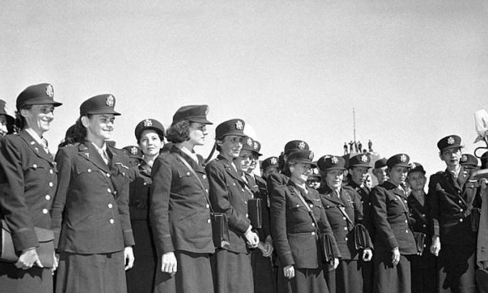 二战日本女兵的真实样子,不要再被"抗日神剧"骗了!