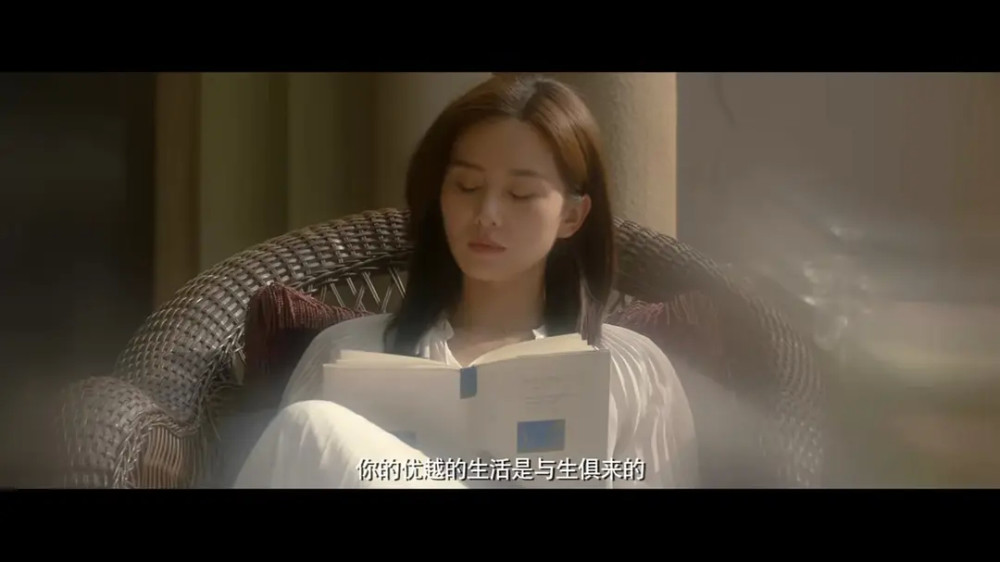 流金岁月片花曝光刘诗诗造型温婉却因颧骨高显老与倪妮抵额头超甜