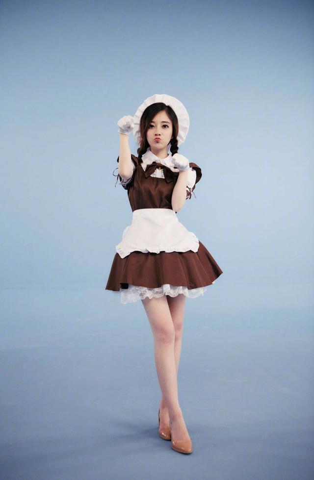 穿女仆装让人崩溃,这腰围在开玩笑?