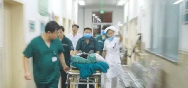 心肌梗塞|42岁男子，深夜突发心梗，骤然离世，人至中年，饭后2件事尽量少做