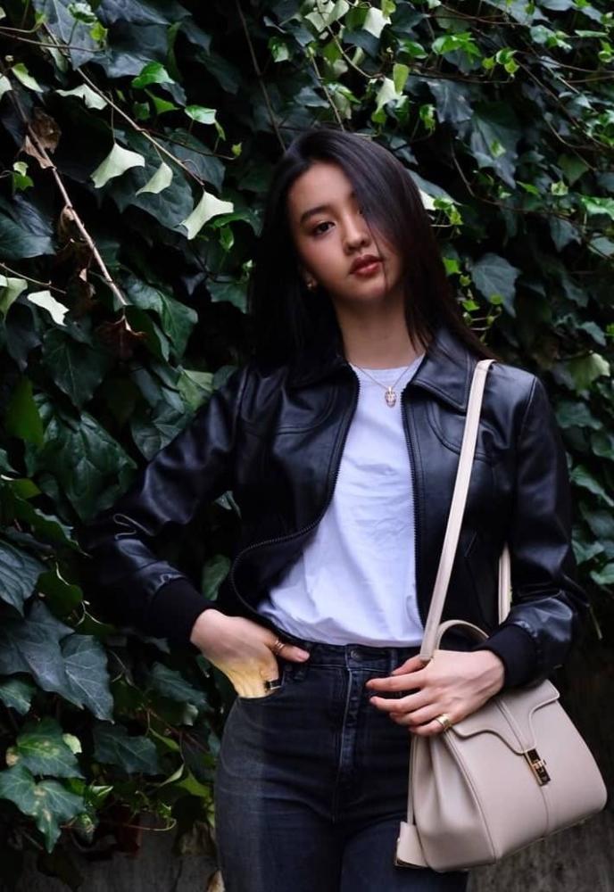 工藤静香|木村拓哉17岁次女晒照，皮衣造型太像爸，超帅！工藤静香嘟嘟嘴与爱犬合影