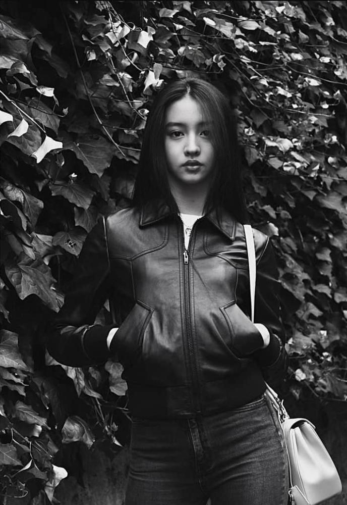 工藤静香|木村拓哉17岁次女晒照，皮衣造型太像爸，超帅！工藤静香嘟嘟嘴与爱犬合影