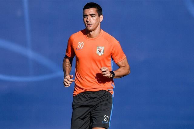 莱昂纳多34岁生日亚冠官方送祝福他在山东鲁能还有机会吗