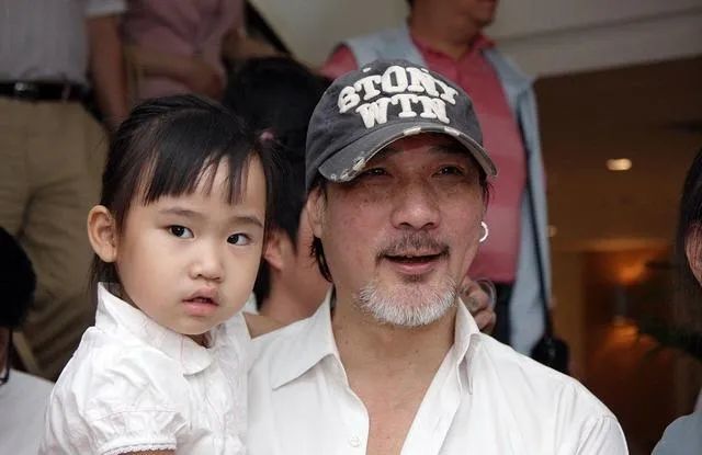 老戏骨|70岁老戏骨情史荒唐，已婚抛弃17岁女星，5个孩子年龄差37岁