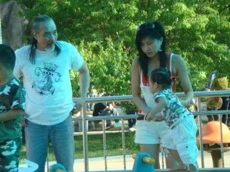 老戏骨|70岁老戏骨情史荒唐，已婚抛弃17岁女星，5个孩子年龄差37岁