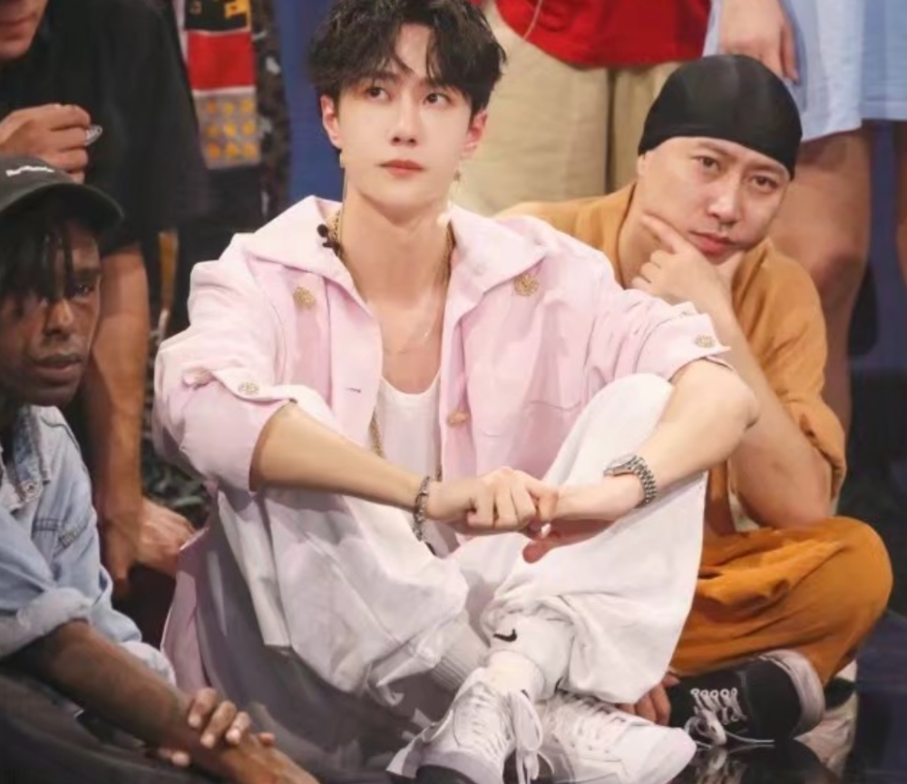 王一博|《天天向上》开设小二班，王一博带头挑选下一个新星，要搞大事情