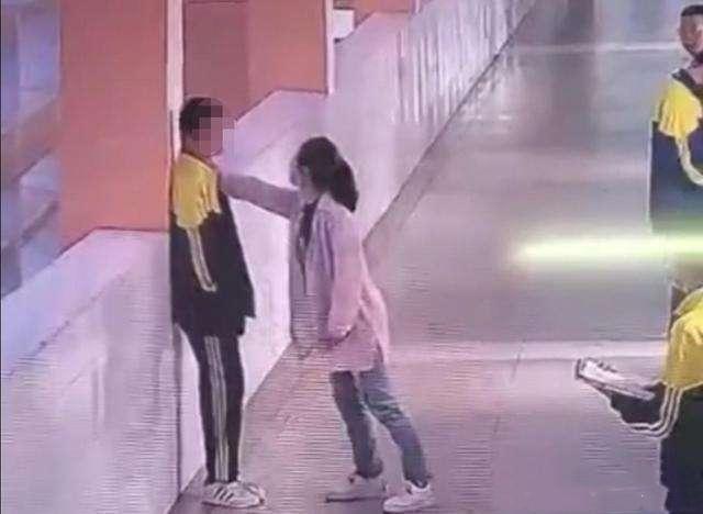 14岁男孩被母亲扇耳光后跳楼 想要毁掉一个孩子 就使劲打他 腾讯新闻