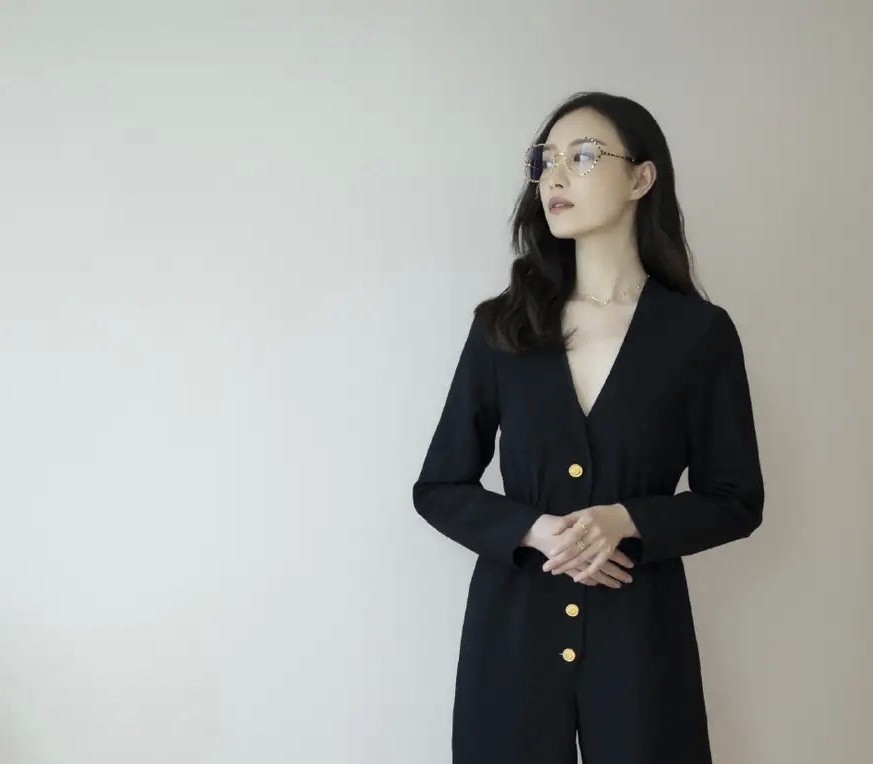 小s|小S女儿集体出镜，“高级脸”惊艳全网，高级脸等于长得丑吗？
