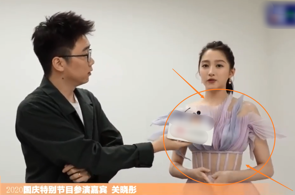 关晓彤|都说关晓彤看上去很壮，当她出现央视无精修镜头里，身材认真的？