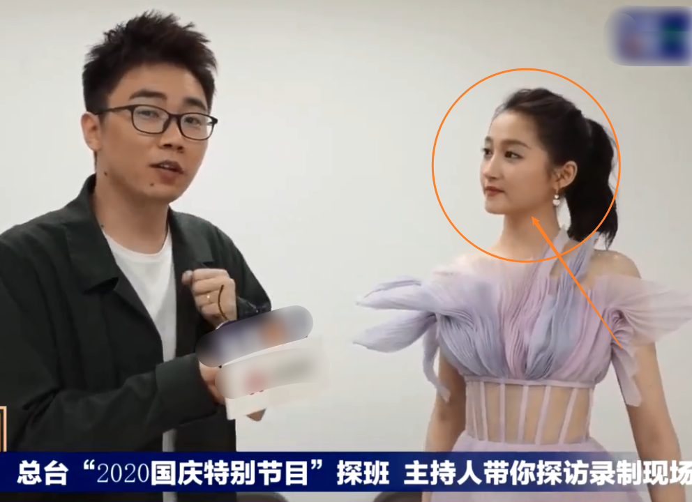 关晓彤|都说关晓彤看上去很壮，当她出现央视无精修镜头里，身材认真的？