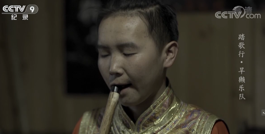 央视|8.6，流量都怕的央视镜头，被一群“土人”扛住了