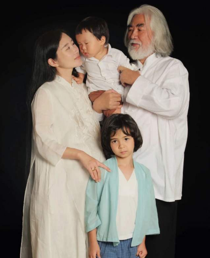 张纪中|相差31岁老少恋，我却看到了爱情！