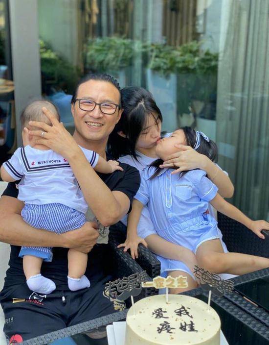 章子怡|章子怡谈日常生活接地气，儿子小名首曝光，二胎散养用穿都是旧的