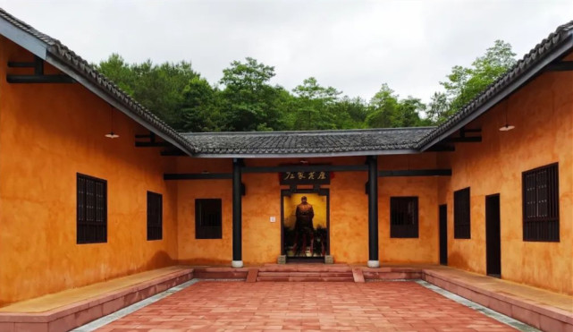 左家老屋△渌江书院△陈明仁故居△袁昌英纪念园△东富寺△一江炼岸